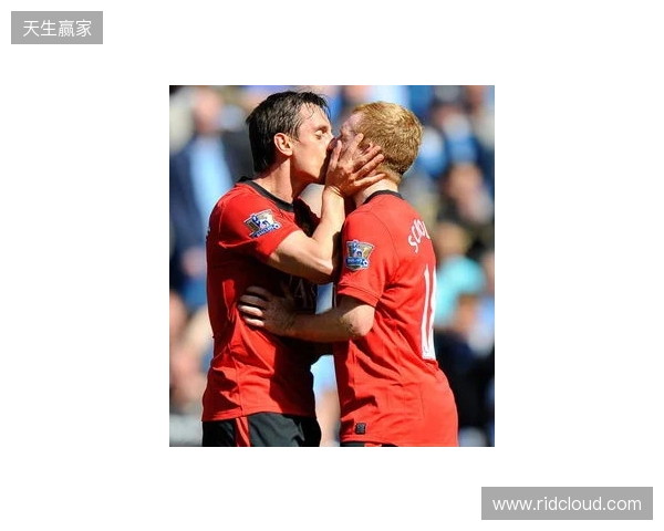 内维尔：切尔西实力能进欧冠区，但与争冠球队差距明显