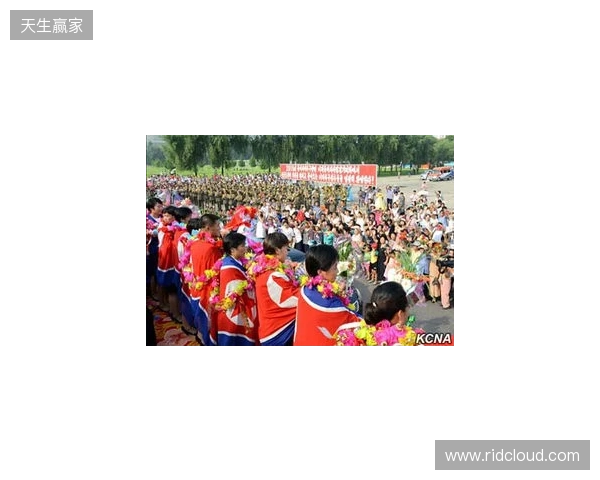 夺得湘超冠军！永州队球员乘坐花车回城，市民夹道欢迎
