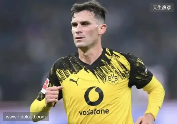 TA:布莱顿签格罗斯的转会费略低于200万欧元,有100万欧奖金 TA:布莱顿签格罗斯的转会费略低于200万欧元,有100万欧奖金