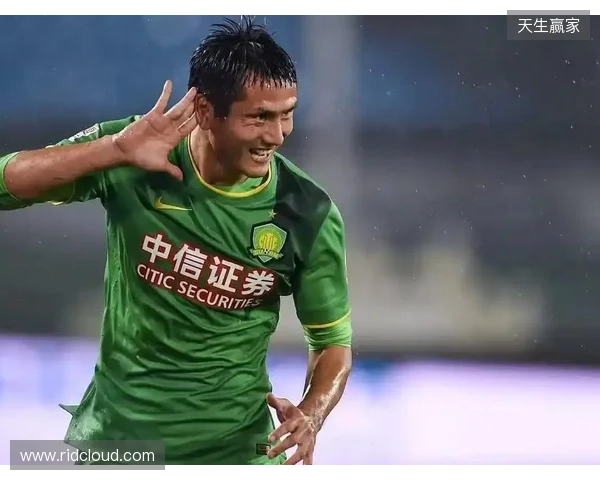 邵佳一:国足没有梅西C罗姆巴佩,不可能把球给一个人就解决问题