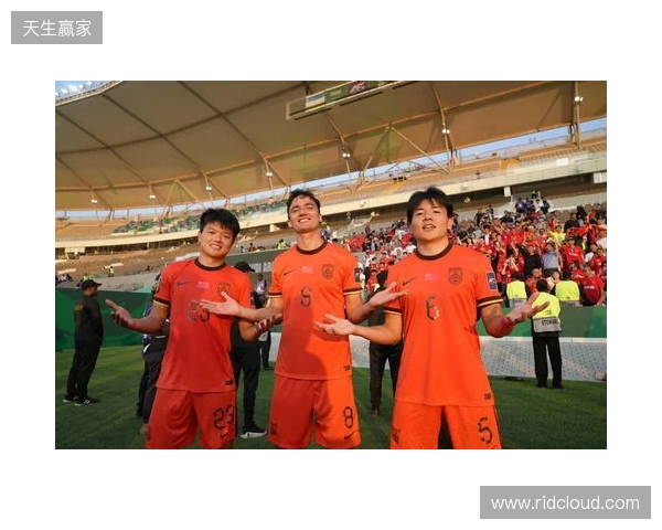 官方：徐彬加盟英超狼队