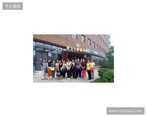 中冠综述：吴川青年2-2武汉联镇、广州海珠醒派3-3广州花都蜀地红